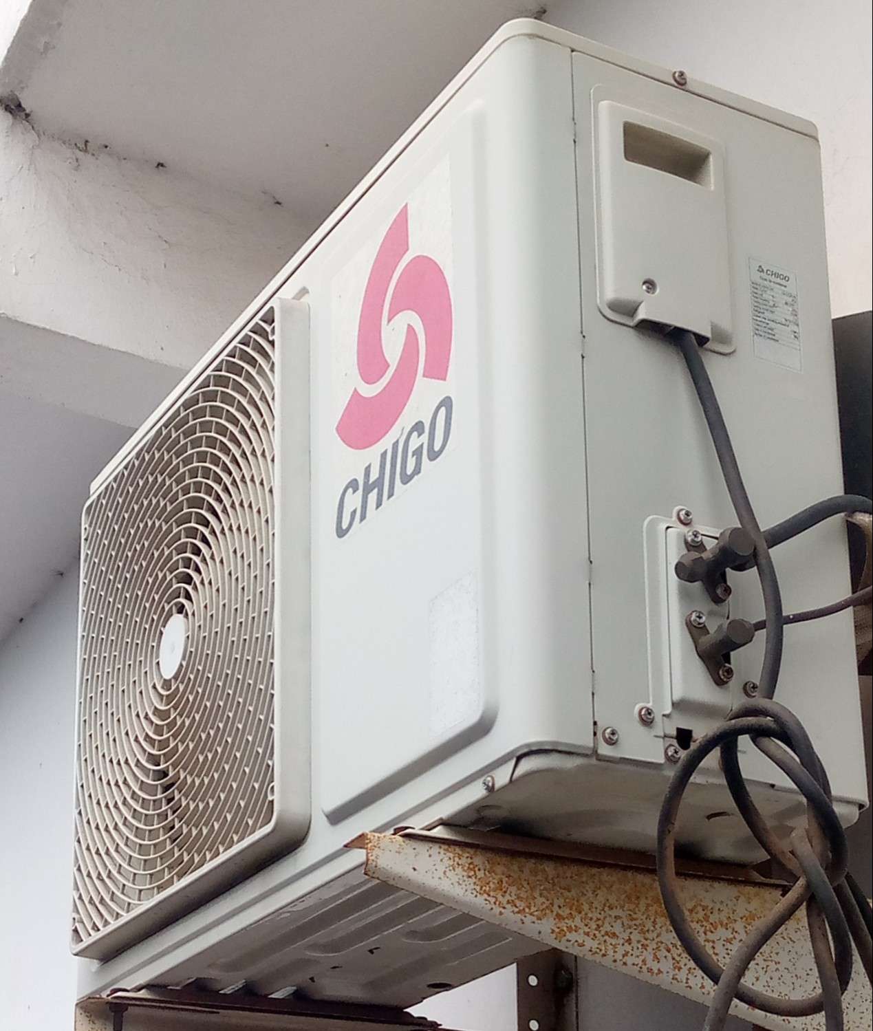Chigo Air Conditioner 2.0hp Slightly Used